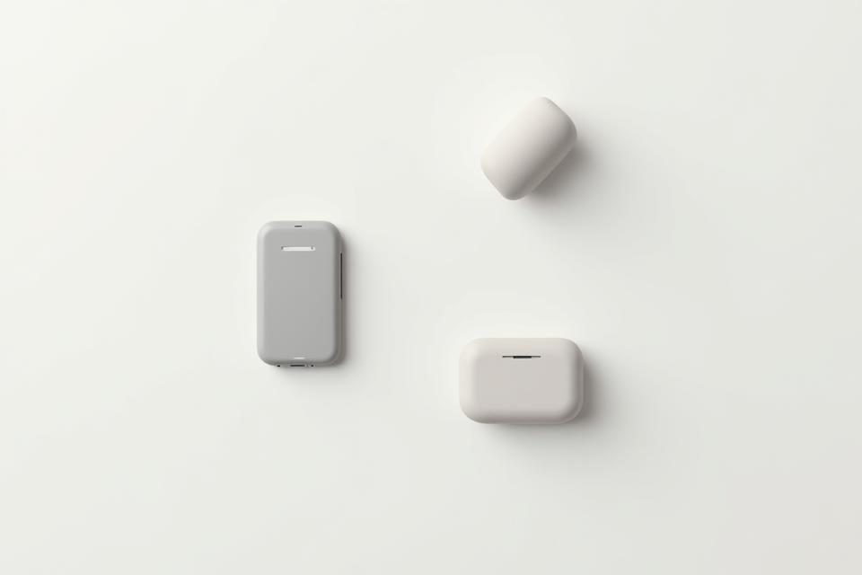 Minimalistische Handy-Accessoires modern arrangiert auf hellem Hintergrund